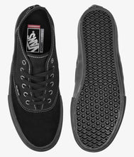 Load image into Gallery viewer, Vans "Skate Authentic Mid" // Black
