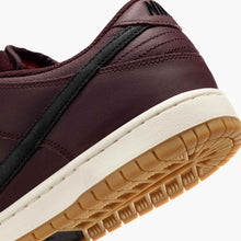 Load image into Gallery viewer, Nike SB "Dunk Low Pro ISO" // Burgundy Crush/Black
