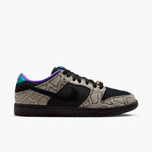 Load image into Gallery viewer, Nike SB "Dunk Low Pro" // Dashawn Jordan
