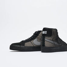 Load image into Gallery viewer, Nike SB "Blazer Mid PRM" // White/Black/White
