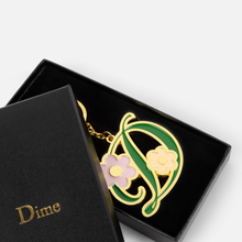 Load image into Gallery viewer, Dime "Oversized Floral" Keychain // Gold
