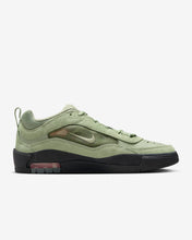 Load image into Gallery viewer, Nike SB "Air Max Ishod" // Oil Green
