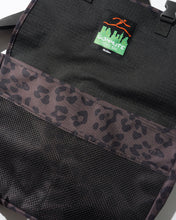 Load image into Gallery viewer, Butter “Commute“ Side Bag // Leopard
