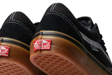 Load image into Gallery viewer, Vans x Hockey  "Old Skool" // Black/Gum
