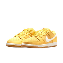 Load image into Gallery viewer, Nike SB "Dunk Low Pro" // Saturn Gold
