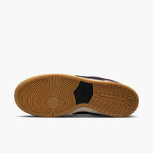 Load image into Gallery viewer, Nike SB "Dunk Low Pro ISO" // Burgundy Crush/Black
