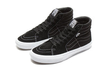 Load image into Gallery viewer, Vans "Sk8-Hi V" // Essential Black
