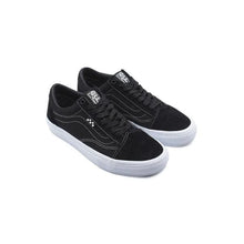 Load image into Gallery viewer, Vans "Old Skool" // Essential Black
