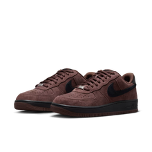 Load image into Gallery viewer, Nike SB "Air Force 1" // Light Chocolate/Black
