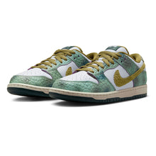 Load image into Gallery viewer, Nike SB "Dunk Low " // Chameleon
