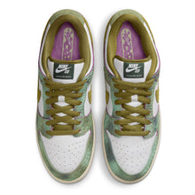 Load image into Gallery viewer, Nike SB "Dunk Low " // Chameleon
