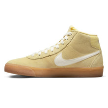 Load image into Gallery viewer, Nike SB "Bruin Hi WMNS" // Wash Lemon
