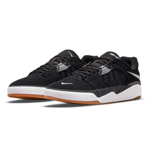 Load image into Gallery viewer, Nike SB "Ishod" // Black/White
